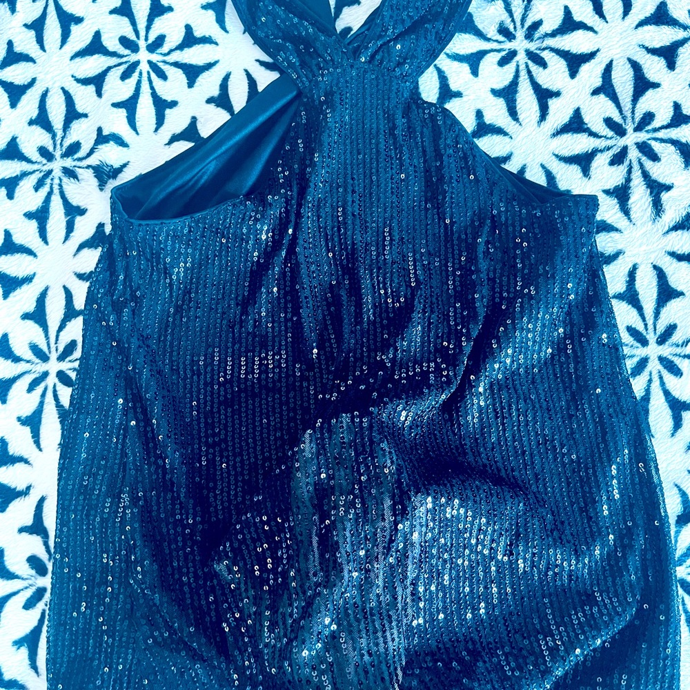 Sparkly black halter! 🖤